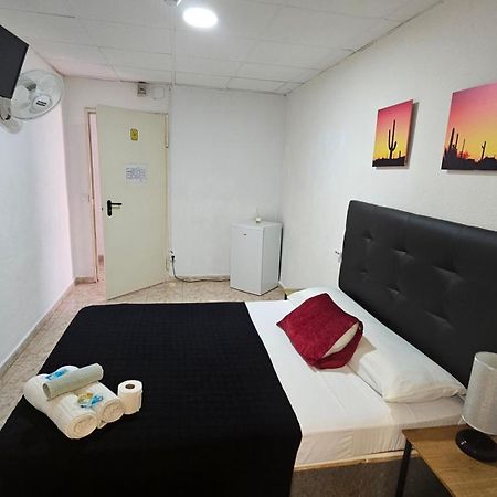 Hostal Sol Celeste 료렛 드 마르 외부 사진