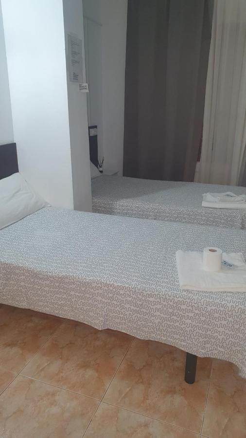 Hostal Sol Celeste 료렛 드 마르 외부 사진