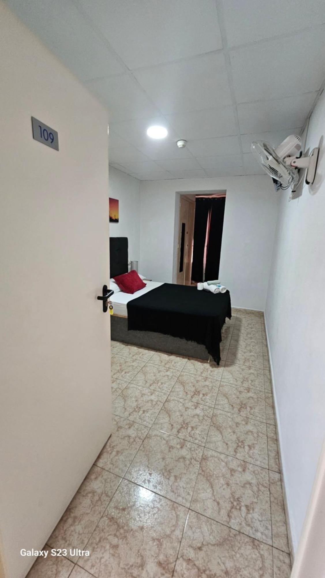 Hostal Sol Celeste 료렛 드 마르 외부 사진