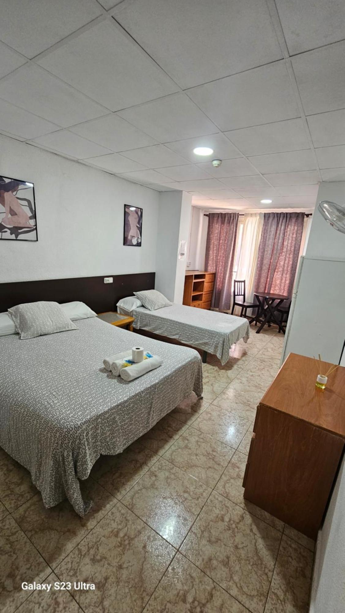 Hostal Sol Celeste 료렛 드 마르 외부 사진