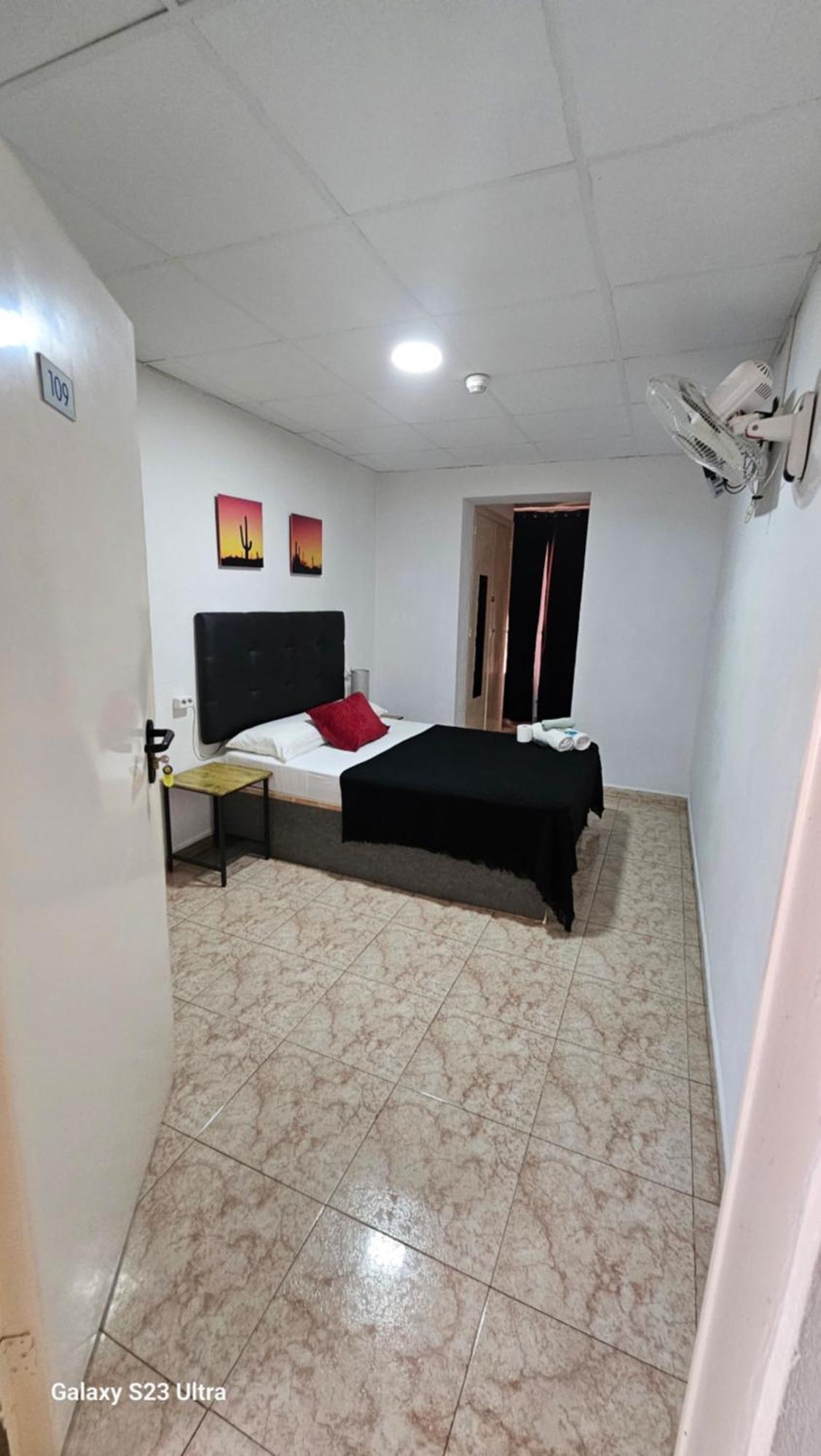 Hostal Sol Celeste 료렛 드 마르 외부 사진
